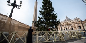 Imbroglio autour du sapin de Noël du Vatican