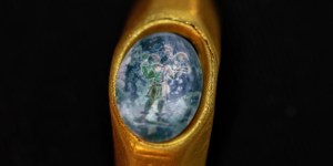 Une bague à l&rsquo;effigie du Bon Pasteur vieille de 1.700 ans retrouvée au fond de l&rsquo;eau
