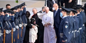 La Grèce orthodoxe accueille le pape froidement