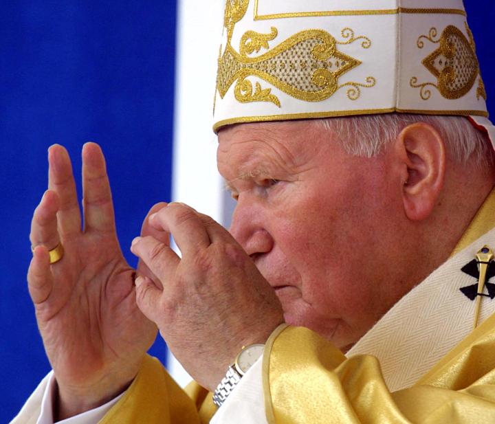 John Paul II Ukraine 2001