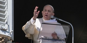 Ukraine : “Au nom de Dieu, je vous le demande : arrêtez ce massacre !”, supplie François