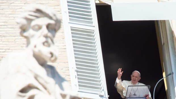 POPE-FRANCIS-ANGELUS-SUNDAY-Antoine-Mekary-ALETEIA