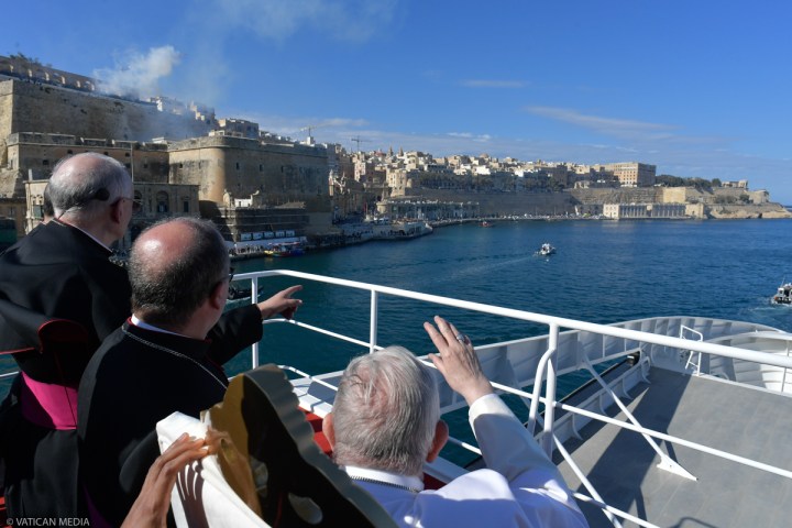 Catamaran-transfer-to-Gozo-Port