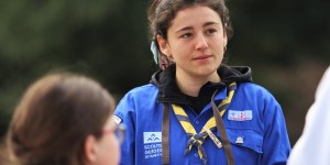 Émilie, jeune baptisée, a découvert Dieu grâce au scoutisme