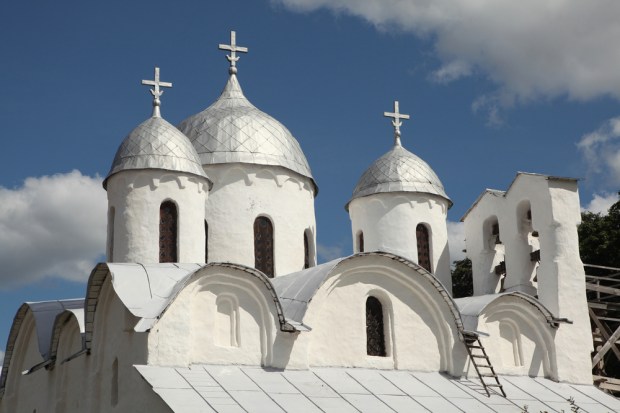 Cathédrale de la Nativité de Saint Jean le Baptiste du XIIe siècle à Pskov
