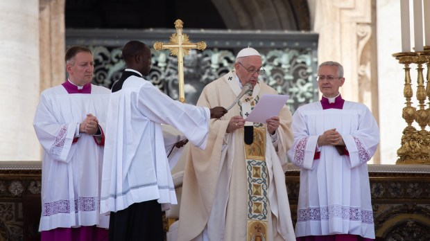 CANONISATION-Vatican-on-May-15-2022-Antoine-Mekary-ALETEIA-AM_6158.jpg