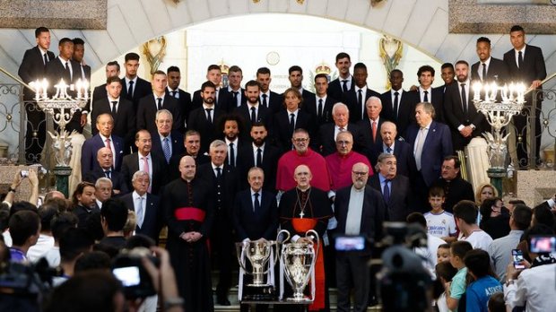 Real Madrid visita catedral de Nossa Senhora da Almudena