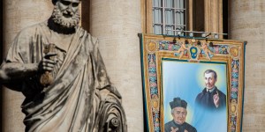 L’Église montre ses saints, ces morts qui vivent encore