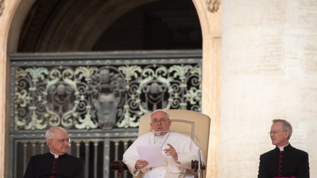 Pope-Francis-during-his-weekly-general-audience-in-saint-peters-square-June-22-2022-Antoine-Mekary-ALETEIA-AM_6400.jpg