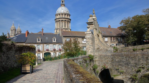 BASILIQUE-BOULOGNE-SUR-MER-shutterstock_708655462.jpg