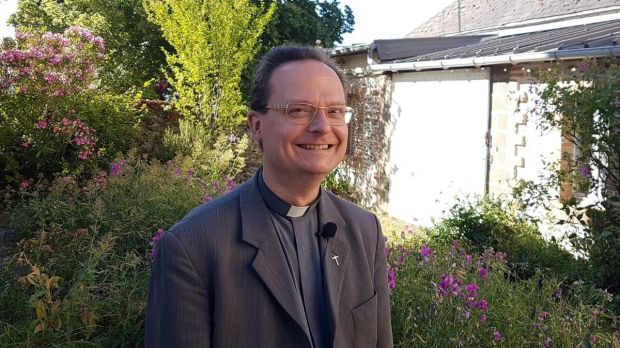 PERE-LUC-MEYER-DIOCESE-DE-LAVAL.jpg