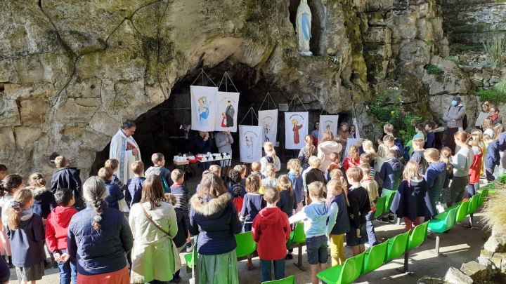 PETIT-LOURDES-GROTTE.jpg