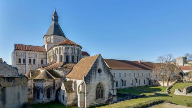 large_Eglise_Notre_Dame_prieure_de_la_Charite_sur_Loire_c_Fondation_du_patrimoine_My_Photo_Agency_Thierry_Martrou.jpg