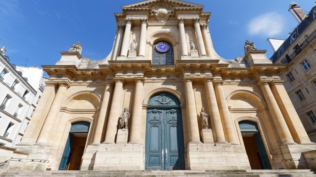 EGLISE-SAINT-ROCH-shutterstock_2044538081.jpg