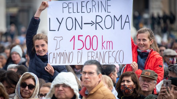 Two French girls walked from Lyon to Rome