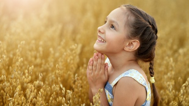 Un enfant qui prie