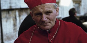 Attaques contre Jean Paul II : inutiles et absurdes