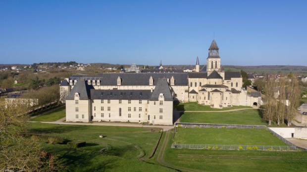ABBAYE-FONTEVRAUD.jpg