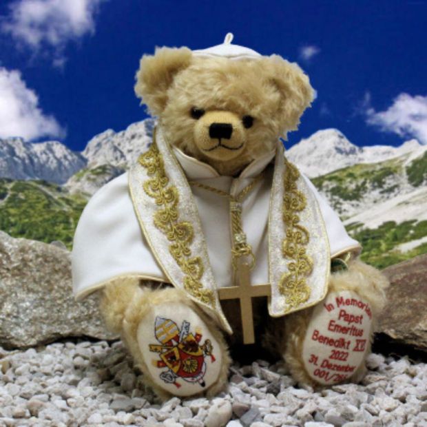 Ours Benoit XVI / Hermann