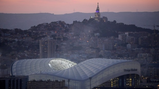 Messe au stade vélodrome de Marseille