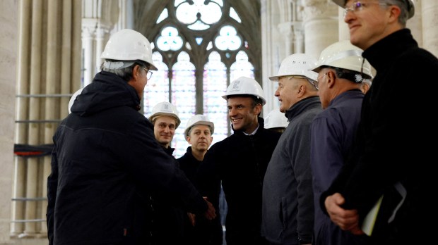 cathédrale, NOtre-Dame, Emmanuel Macron