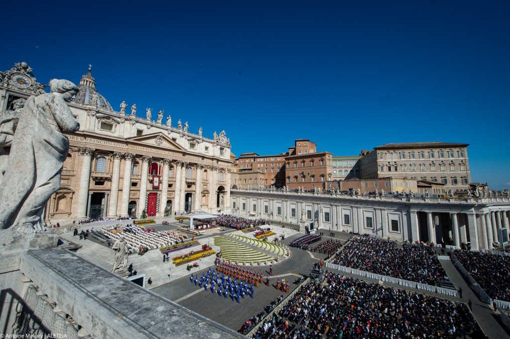 Pope Francis prays at the start of the Easter Sunday mass on April 9, 2023