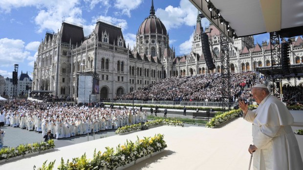 Pope-Francis-waves-as-he-celebrates-a-holy-mass-at-Kossuth-Lajos-Square-during-his-visit-in-Budapest-on-the-last-day-of-his-tree-day-trip-to-Hungary