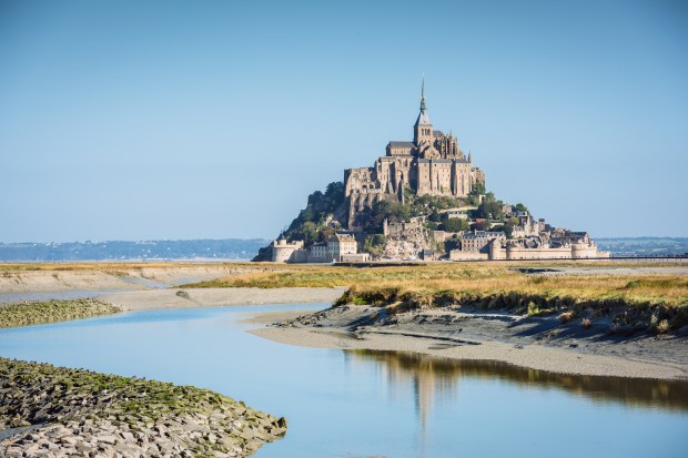 MONT-SAINT-MICHEL-shutterstock_1055844497.jpg