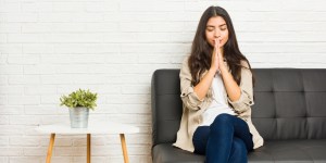 [VIDÉO] La promesse de la Vierge à ceux qui récitent trois « Je vous salue Marie » tous les jours