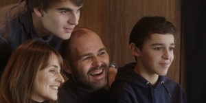 « Invincible été », un film bouleversant sur la maladie de Charcot 