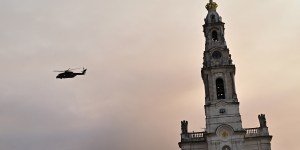 [EN DIRECT] 200.000 fidèles accueillent François à Fatima