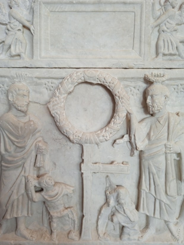 Fig_9_Couronne_du_vainqueur_et_soldats_endormis