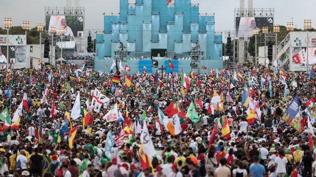 Pilgrims-attend-the-opening-mass-of-the-World-Youth-Day-2023-AFP