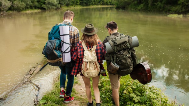 YOUNG-PEOPLE-WALKING-NATURE-SHUTTERSTOCK