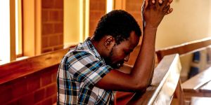 “Après la croix, il y aura la résurrection”, le douloureux quotidien des catholiques burkinabés
