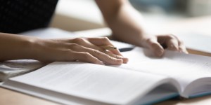 Ils ont révisé leurs examens dans un monastère