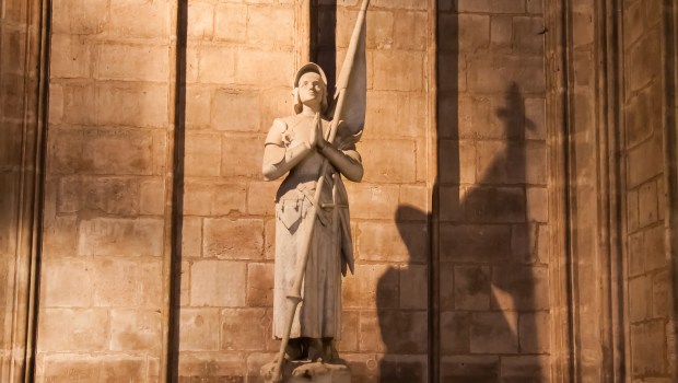 JEANNE-D-ARC-STATUE-shutterstock