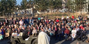 [REPORTAGE] Une messe sur les  plages du Débarquement