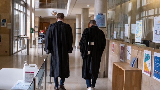 AVOCAT-JUSTICE-shutterstock