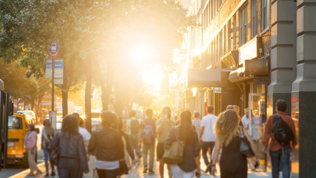 CROWD-STREET-shutterstock